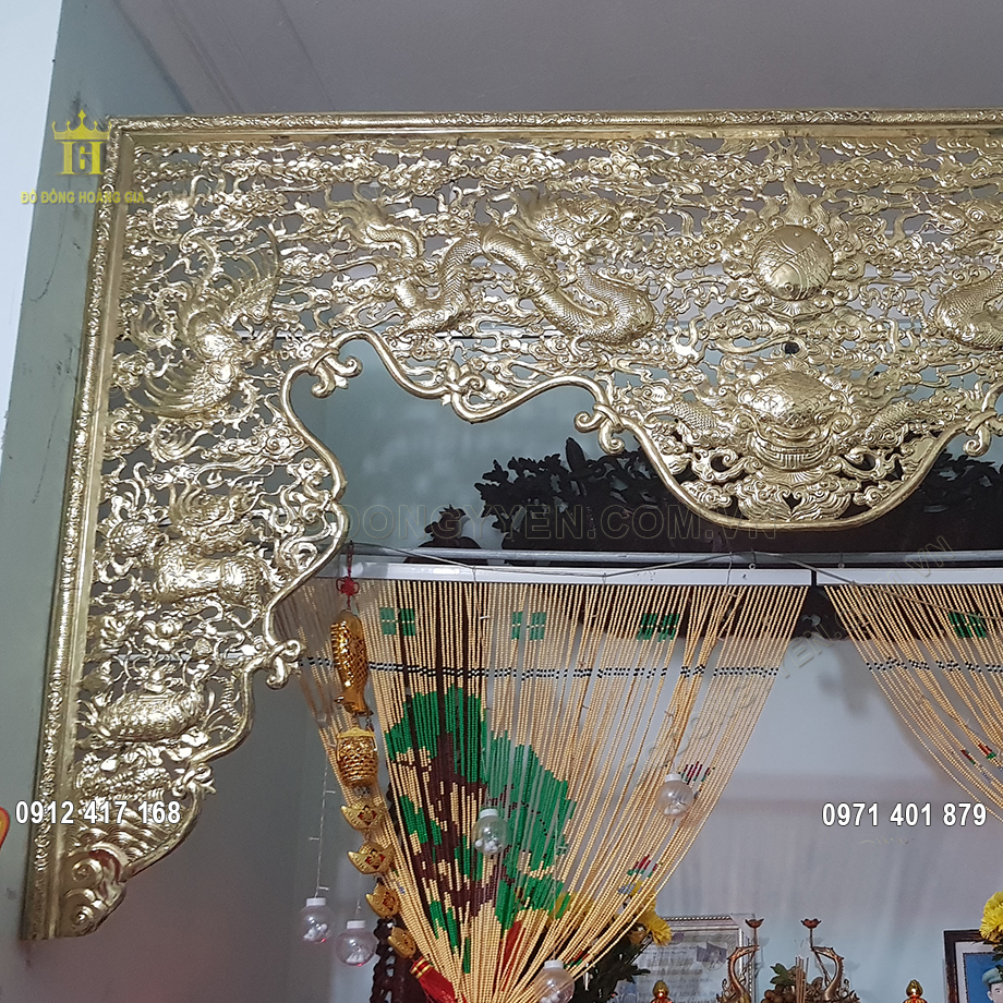 H&igrave;nh ảnh tứ linh Long L&acirc;n Quy Phụng được chạm v&ocirc; c&ugrave;ng đẹp, sắc n&eacute;t v&agrave; sinh động